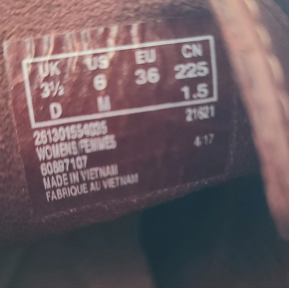 Clarks Artisan Brown Nubuck Leather Boots, Size 6M‎ - Picture 9 of 9